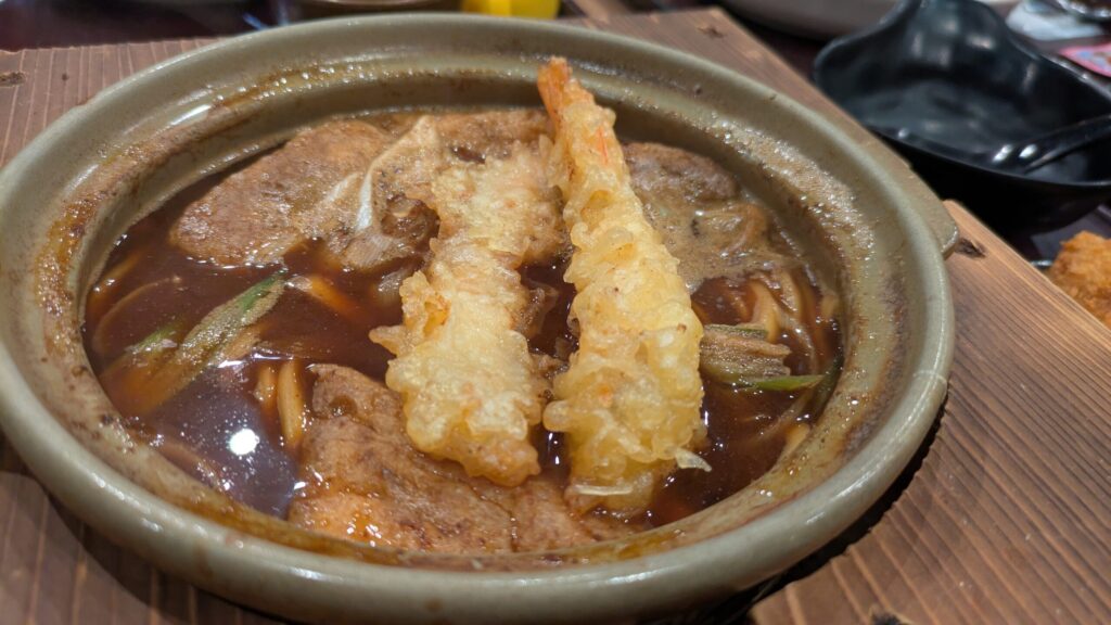 えび天味噌煮込みうどんのアップ写真